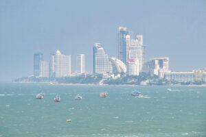 Hochhäuser in der Bucht von Pattaya 2013