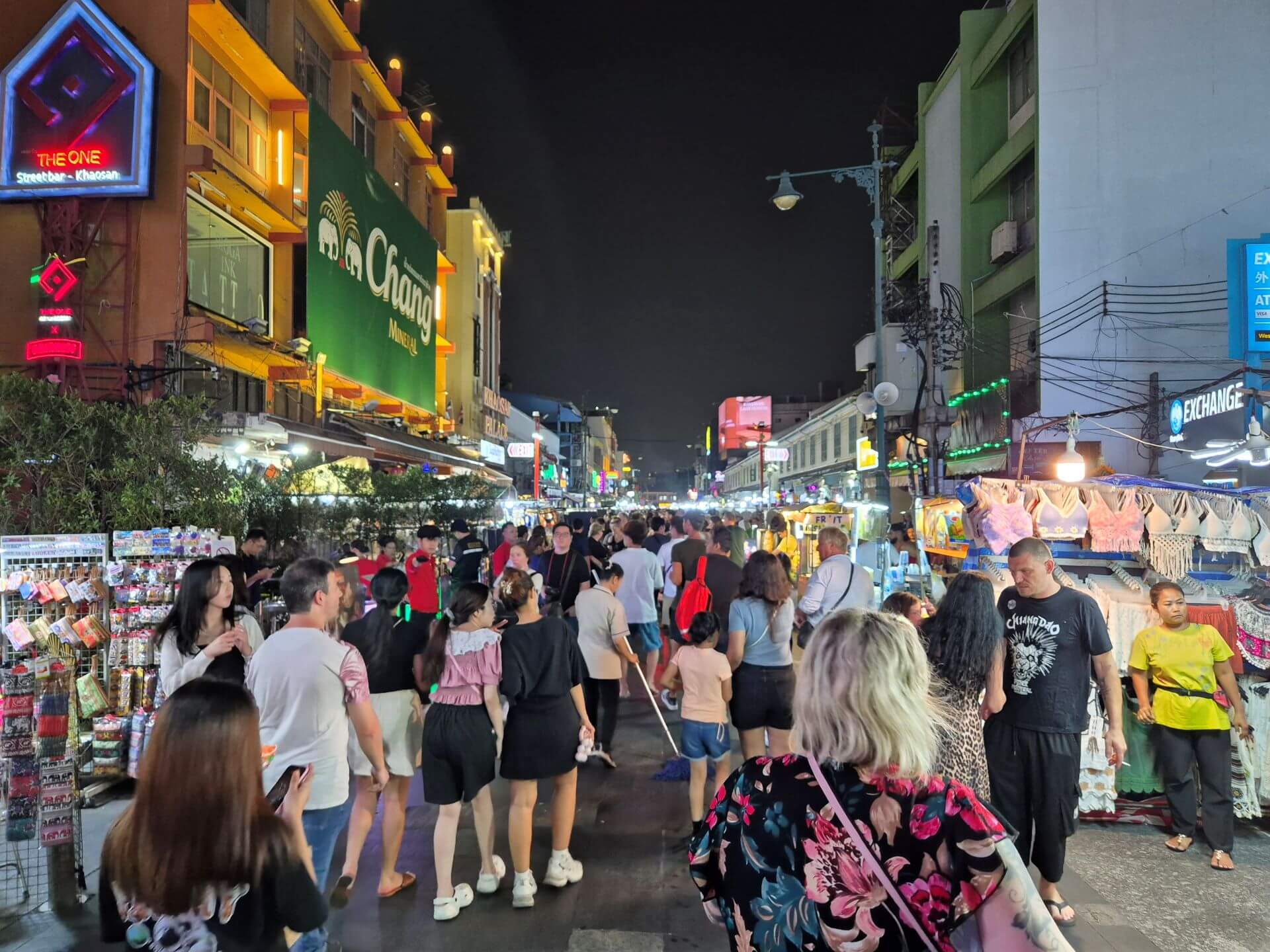 Khao San Road 2025 bei Nacht