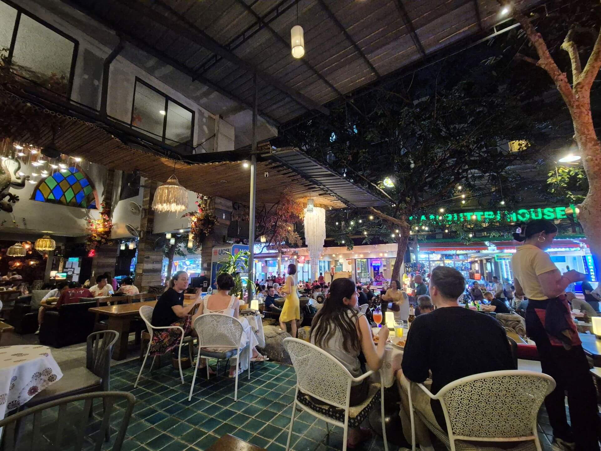 Soi Rambuttri Restaurant 2025