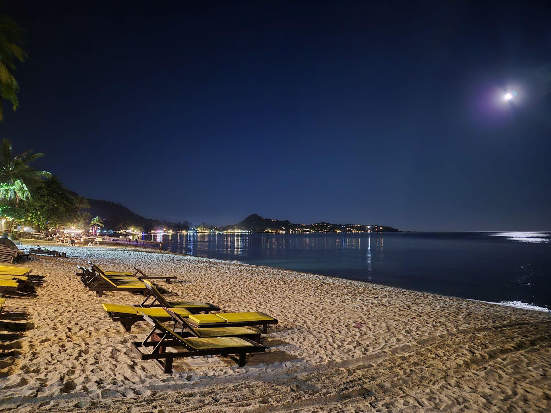 Lamai Beach Bars und Restaurants bei Nacht 2025