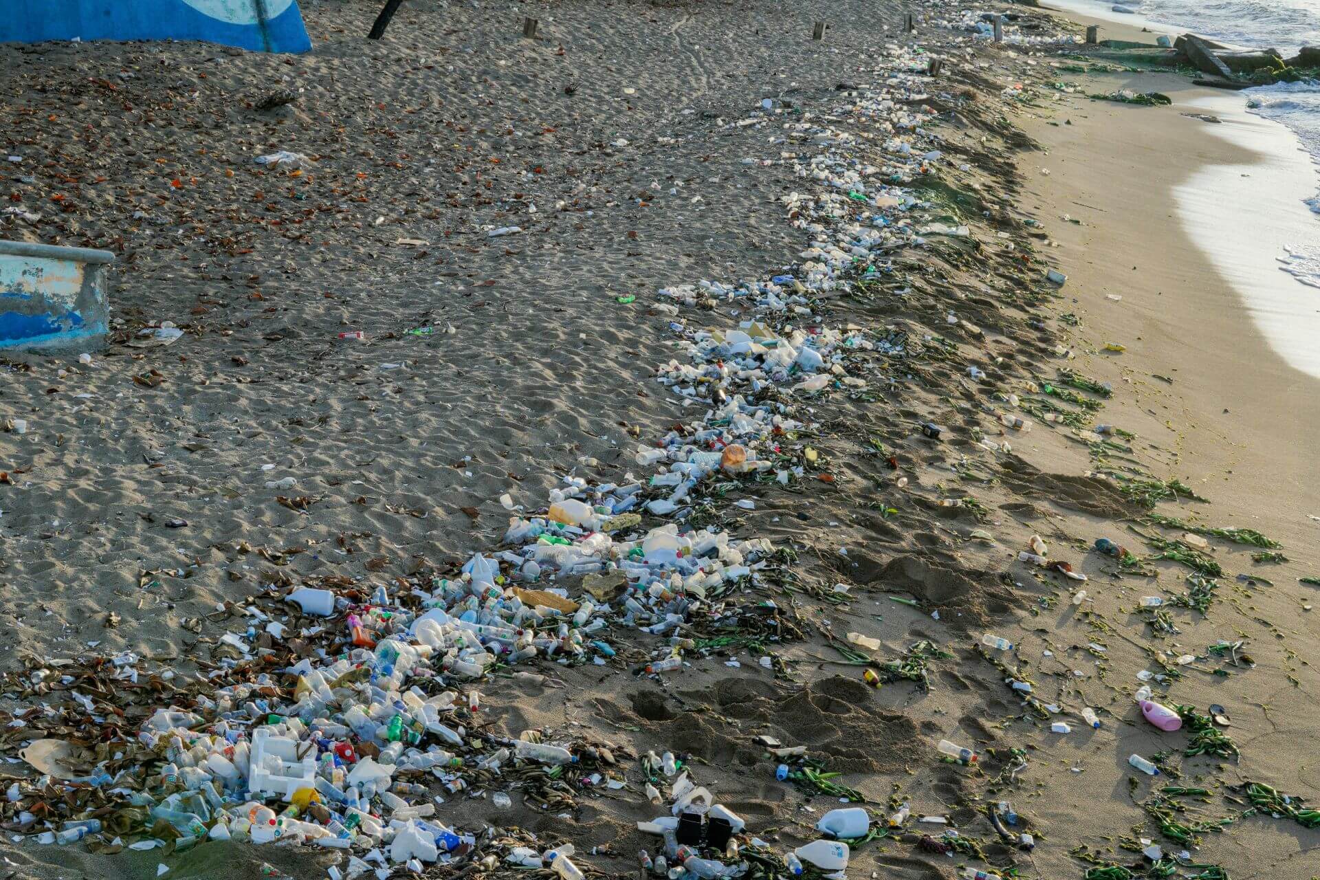 Muell am Strand von Bali Müll am Strand von Bali