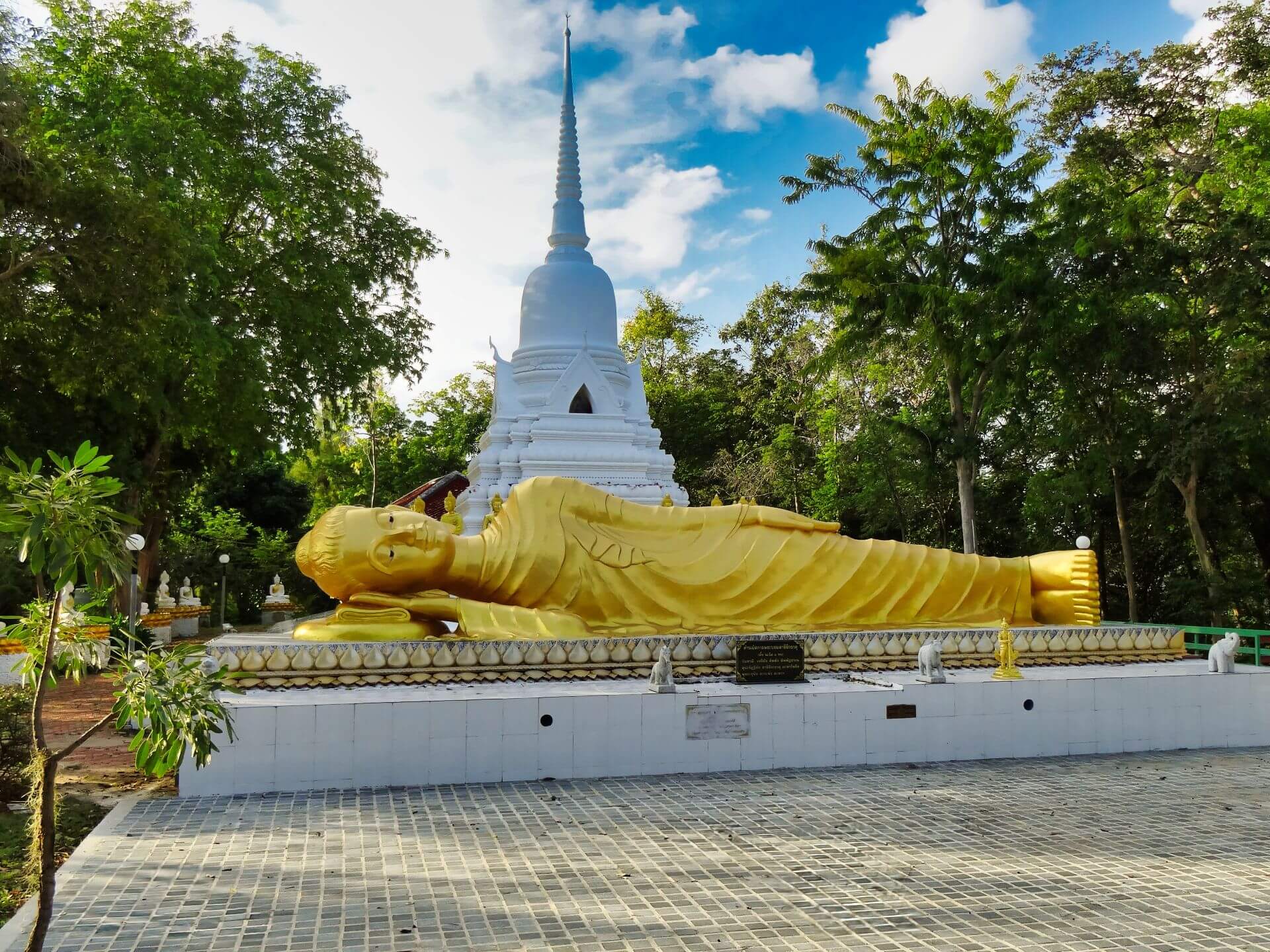 Liegender Buddha Laem Sor Pagoda Samui Liegender Buddha Laem Sor Pagoda Samui