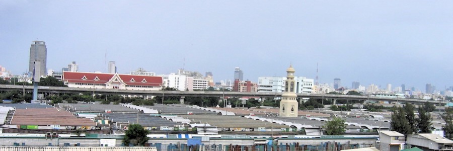 Chatuchak Weekend Market Dächer und Turm