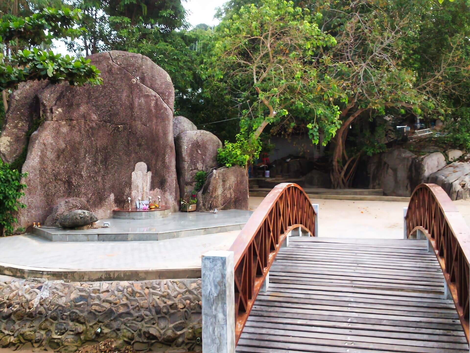 King Rama V Monument - Laem Jor Por Por Koh Tao
