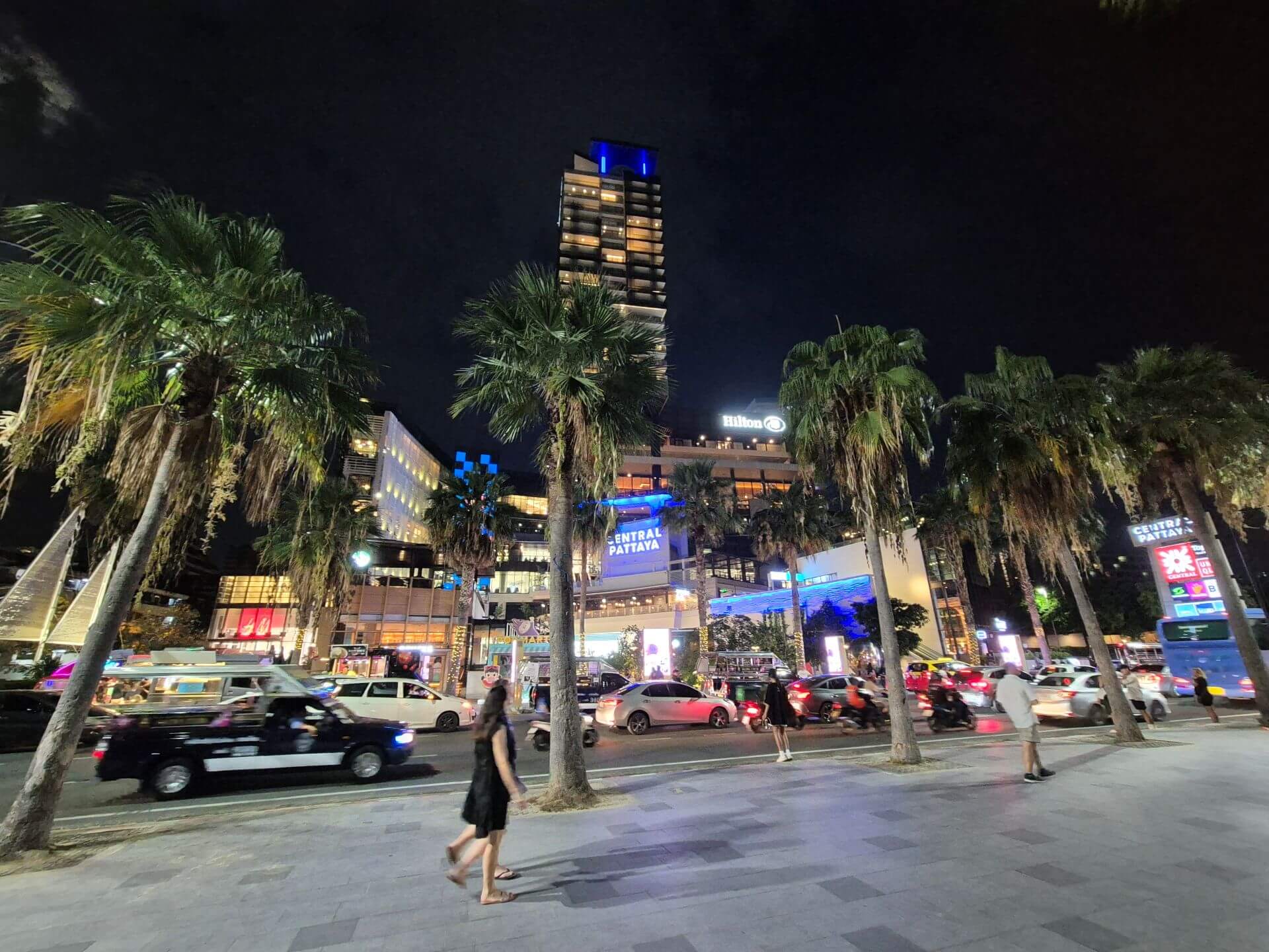 Central Pattaya bei Nacht
