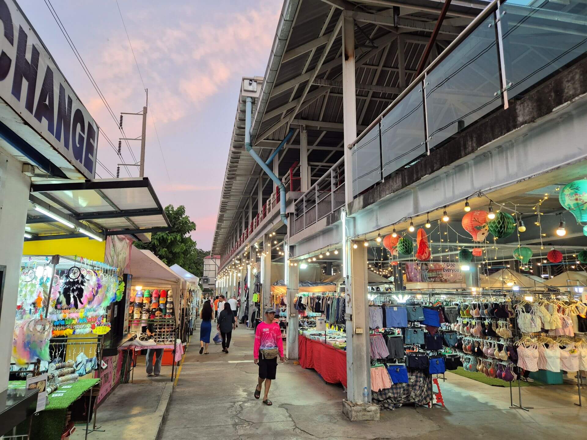 Thepprasit Night Market Pattaya
