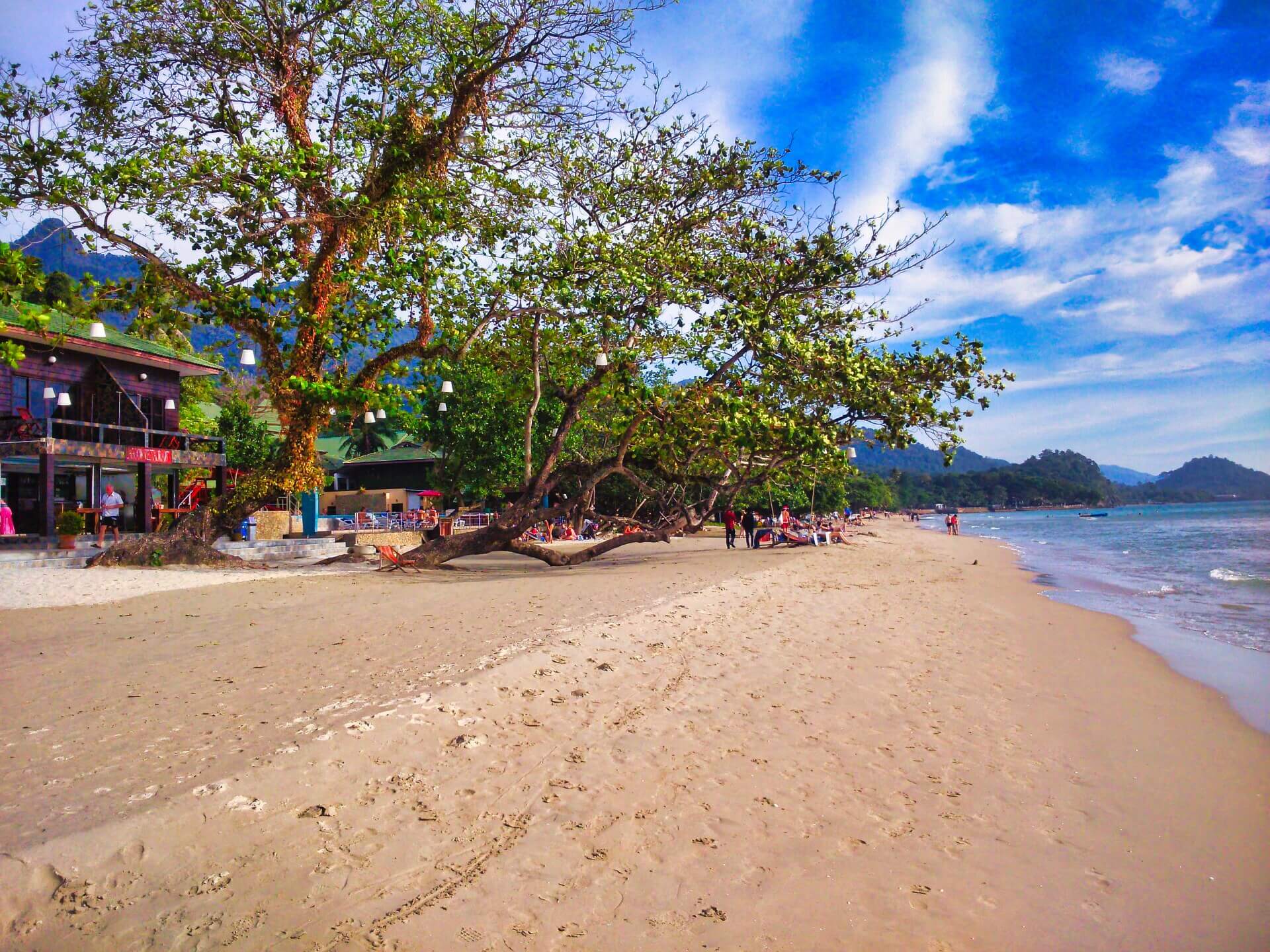 White Beach Koh Chang Bars und Resorts