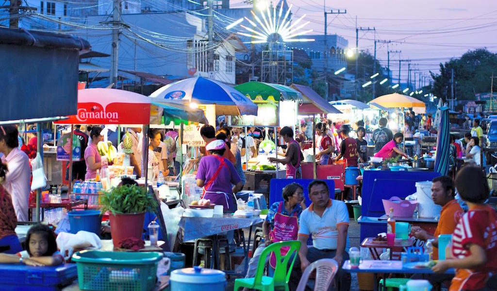 Street-Food-Thailand-Straßenrestaurants