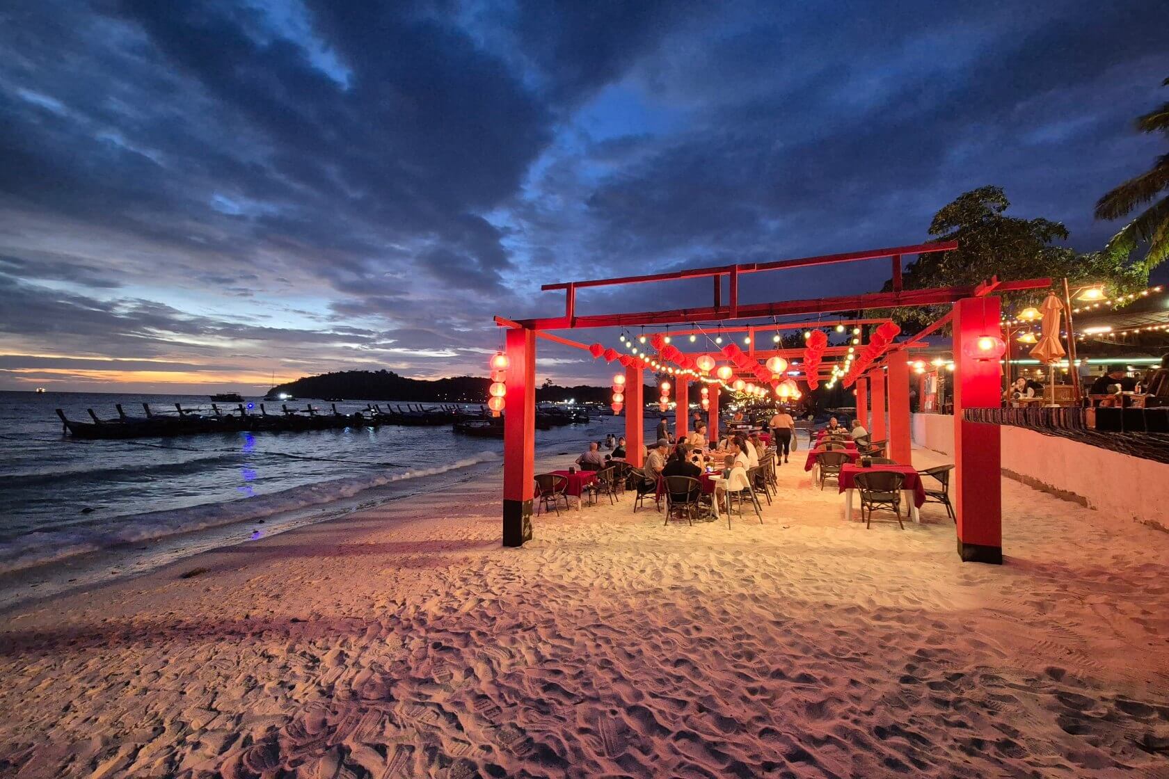 Pattaya Beach Bundhaya Resort am Abend Pattaya Beach Bundhaya Resort am Abend