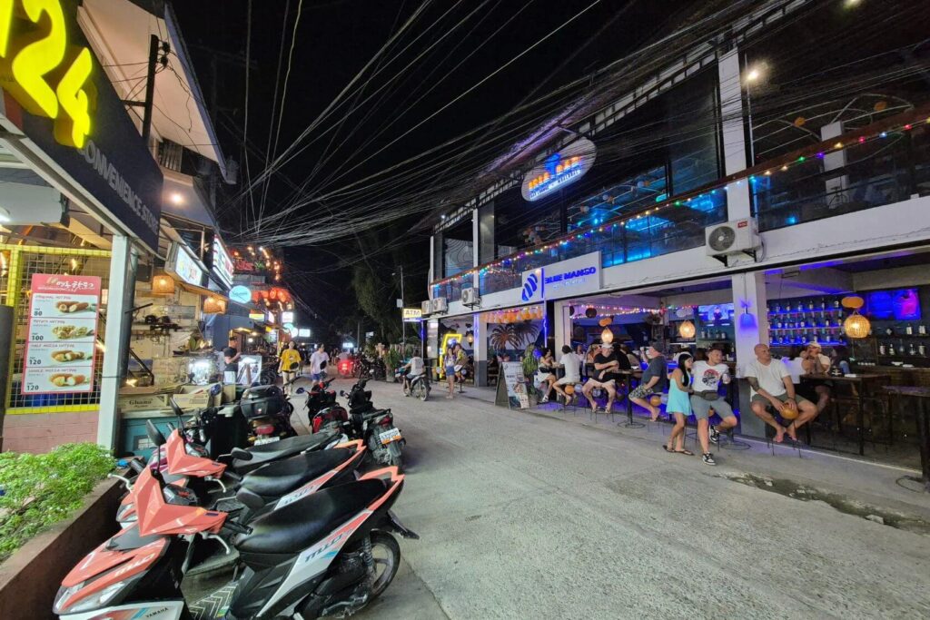 Isla Bar Moalboal Town Isla Bar Moalboal Town